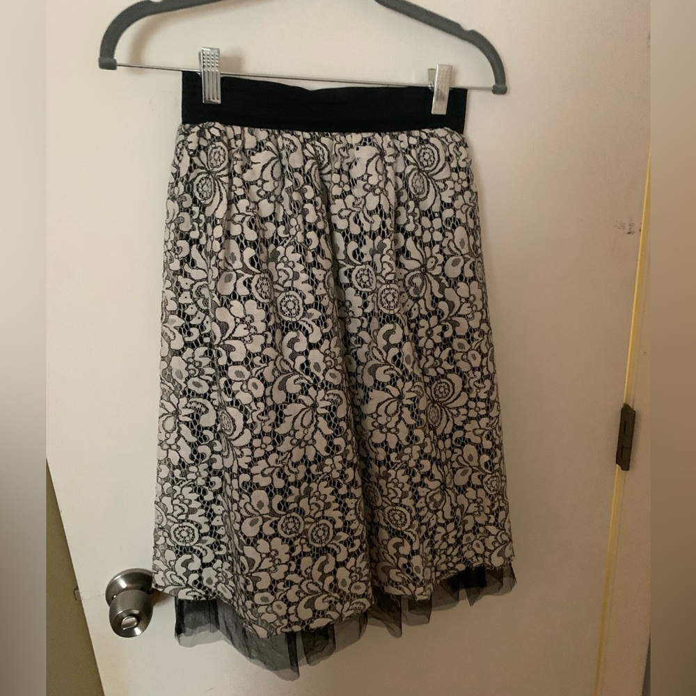 Black and white skirt. Stunning !!  Size medium
